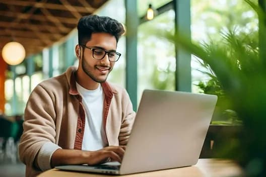 Student attending IIDE's Online Lecture